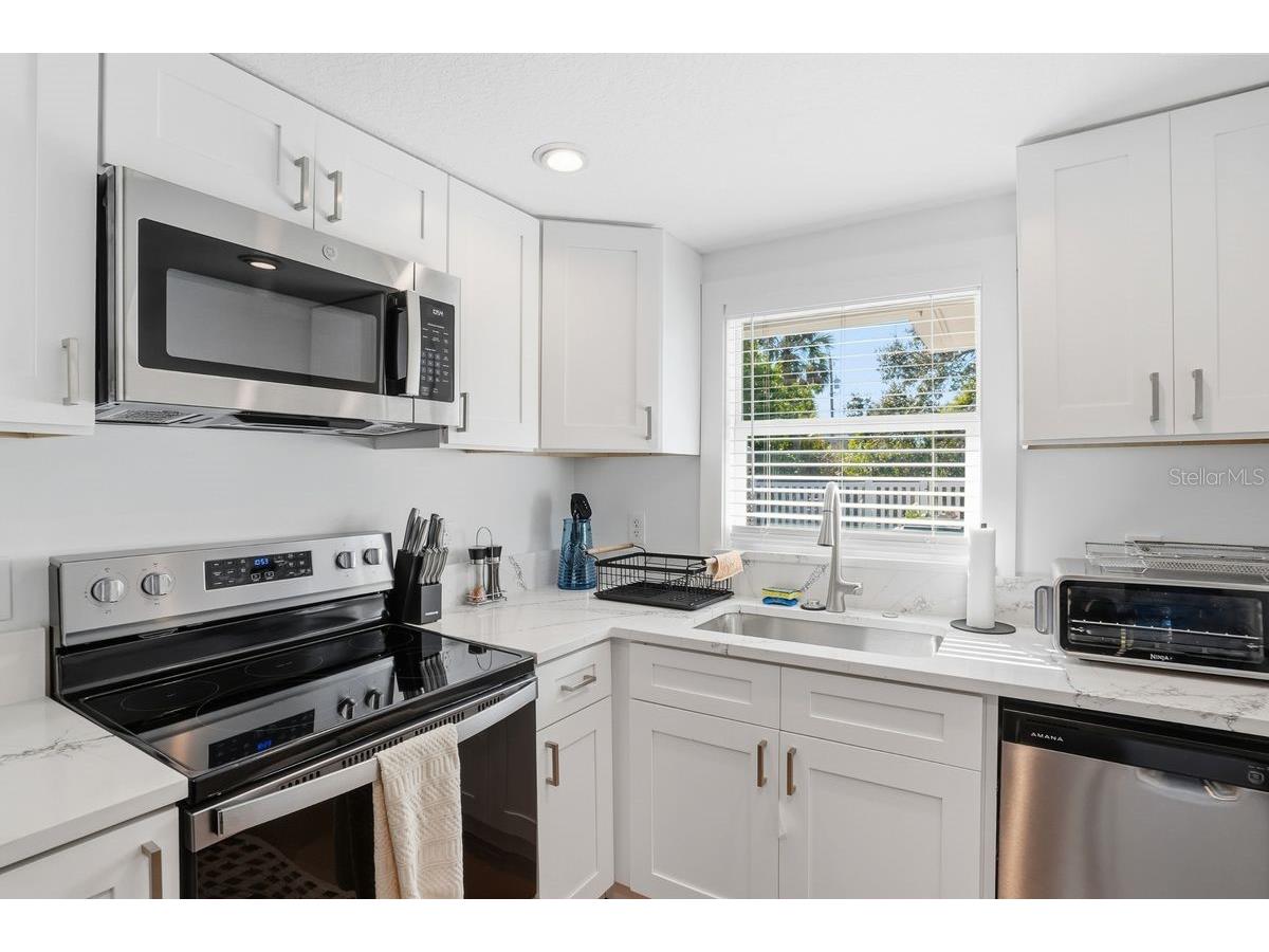 27 Michiana Drive Terra Ceia FL 34250 A4692730 image17