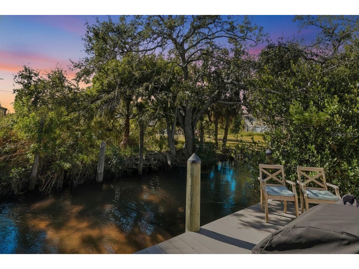 27 Michiana Drive Terra Ceia FL 34250 A4692730 image2