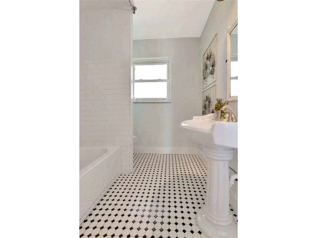 27 Park Avenue Tarpon Springs FL 34689 TB8433293 image37