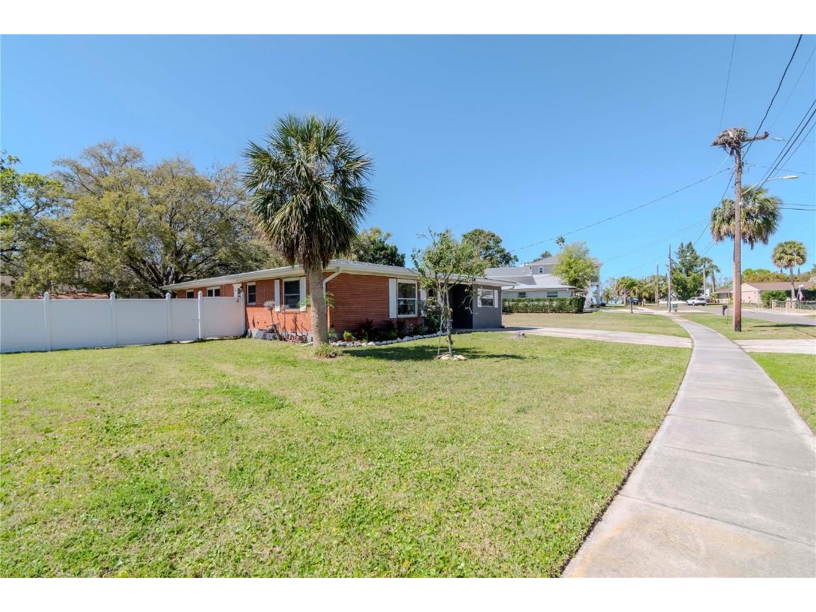 27 Park Avenue Tarpon Springs FL 34689 TB8433293 image51