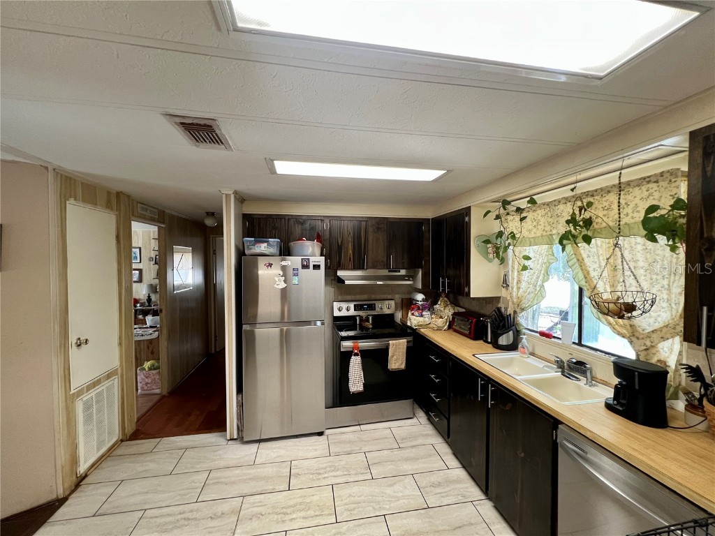 27 Robin Road Wildwood FL 34785 - LAKE OKAHUMPKA G5096194 image4