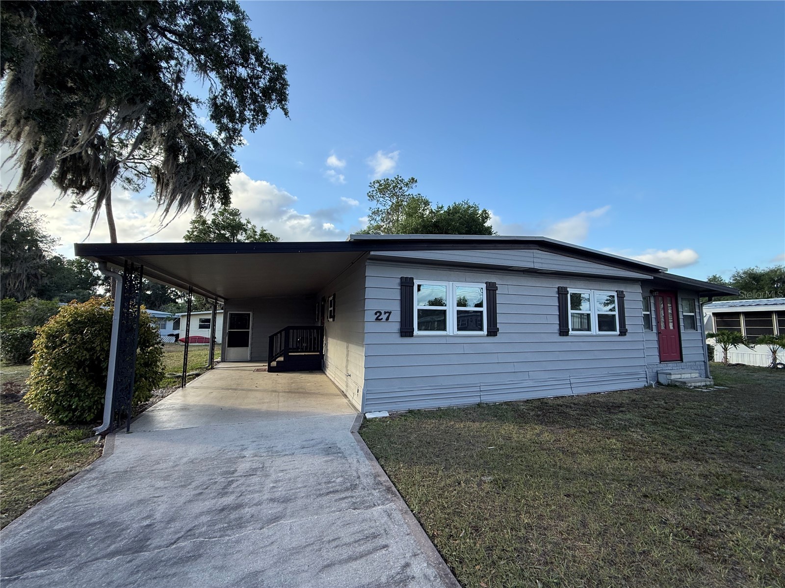 27 S Bobwhite Road Wildwood FL 34785 - LAKE OKAHUMPKA G5111700 image1
