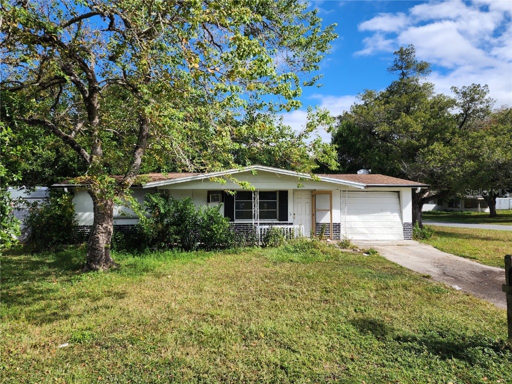 27 W Lemon Street Beverly Hills FL 34465 U8220135 image1