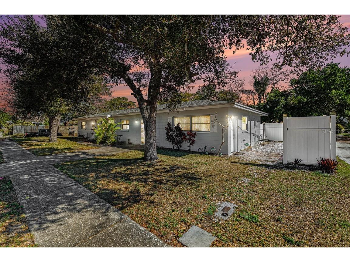 270 4th Street NW #A&B Largo FL 33770 TB8353389 image1