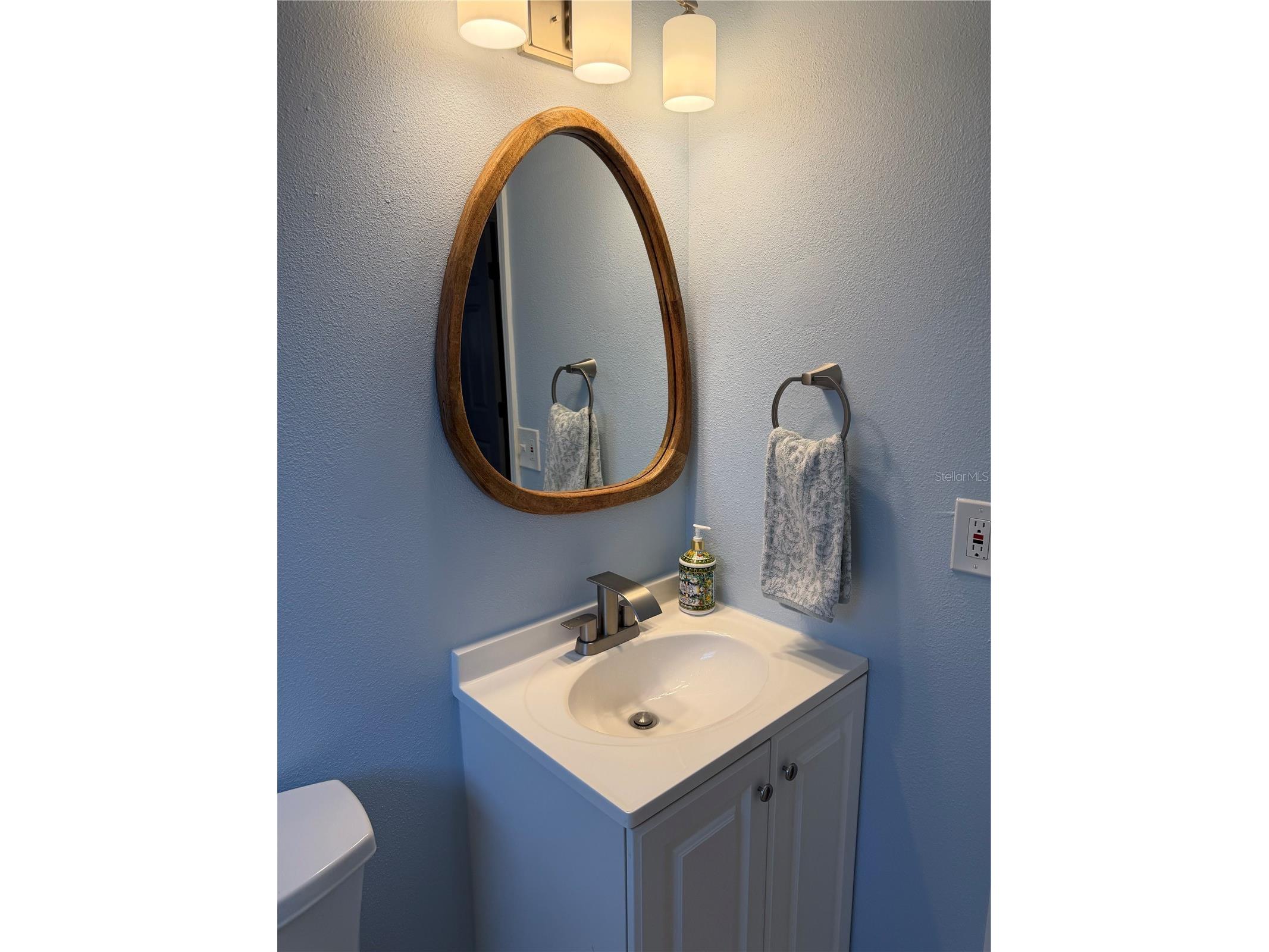 270 S Maple Street Englewood FL 34223 A4694738 image6