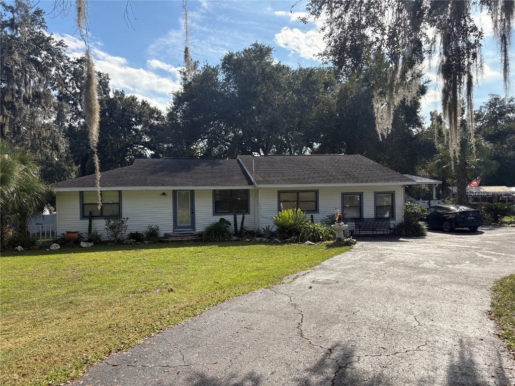270 W Mcclendon Street Lady Lake FL 32159 V4945578 image1