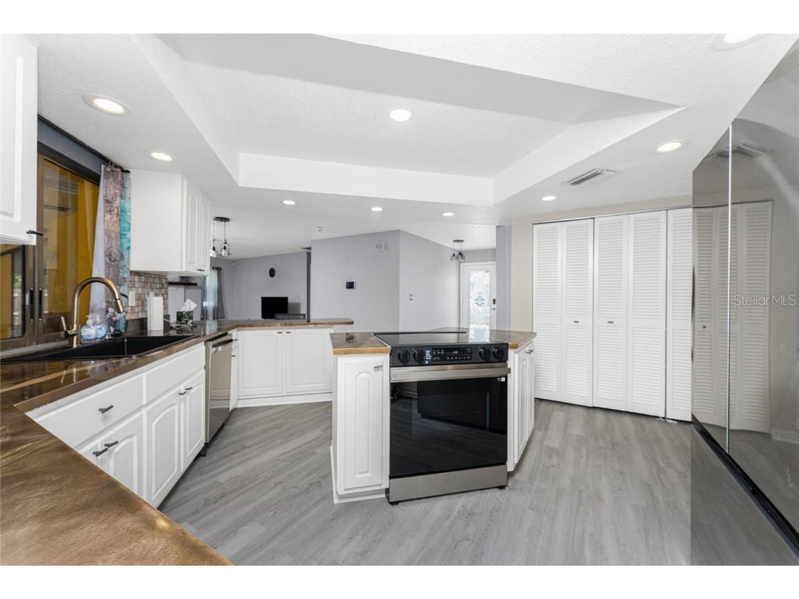 270 W Tarpon Boulevard NW Port Charlotte FL 33952 C7516058 image10