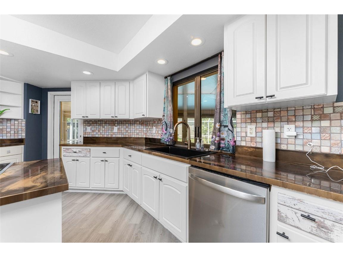 270 W Tarpon Boulevard NW Port Charlotte FL 33952 C7516058 image11