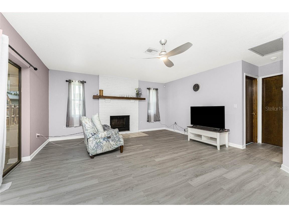 270 W Tarpon Boulevard NW Port Charlotte FL 33952 C7516058 image13