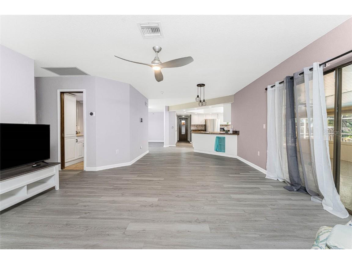 270 W Tarpon Boulevard NW Port Charlotte FL 33952 C7516058 image15