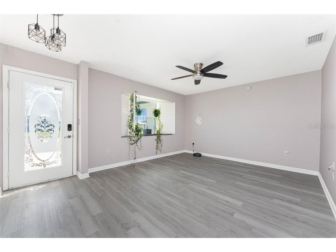 270 W Tarpon Boulevard NW Port Charlotte FL 33952 C7516058 image3