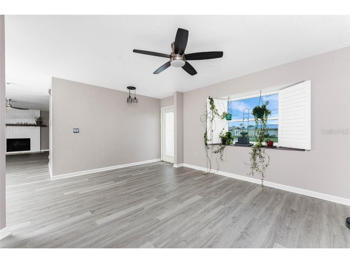 270 W Tarpon Boulevard NW Port Charlotte FL 33952 C7516058 image4