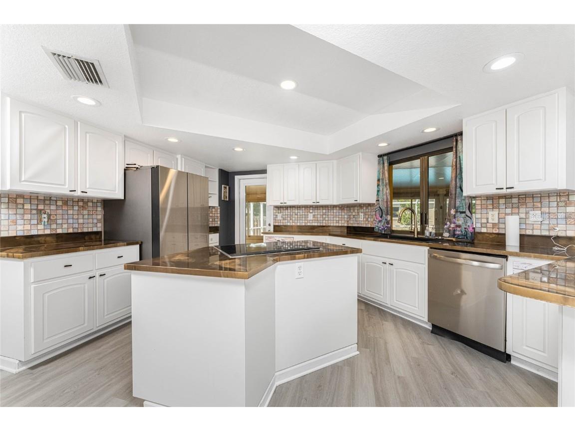 270 W Tarpon Boulevard NW Port Charlotte FL 33952 C7516058 image7