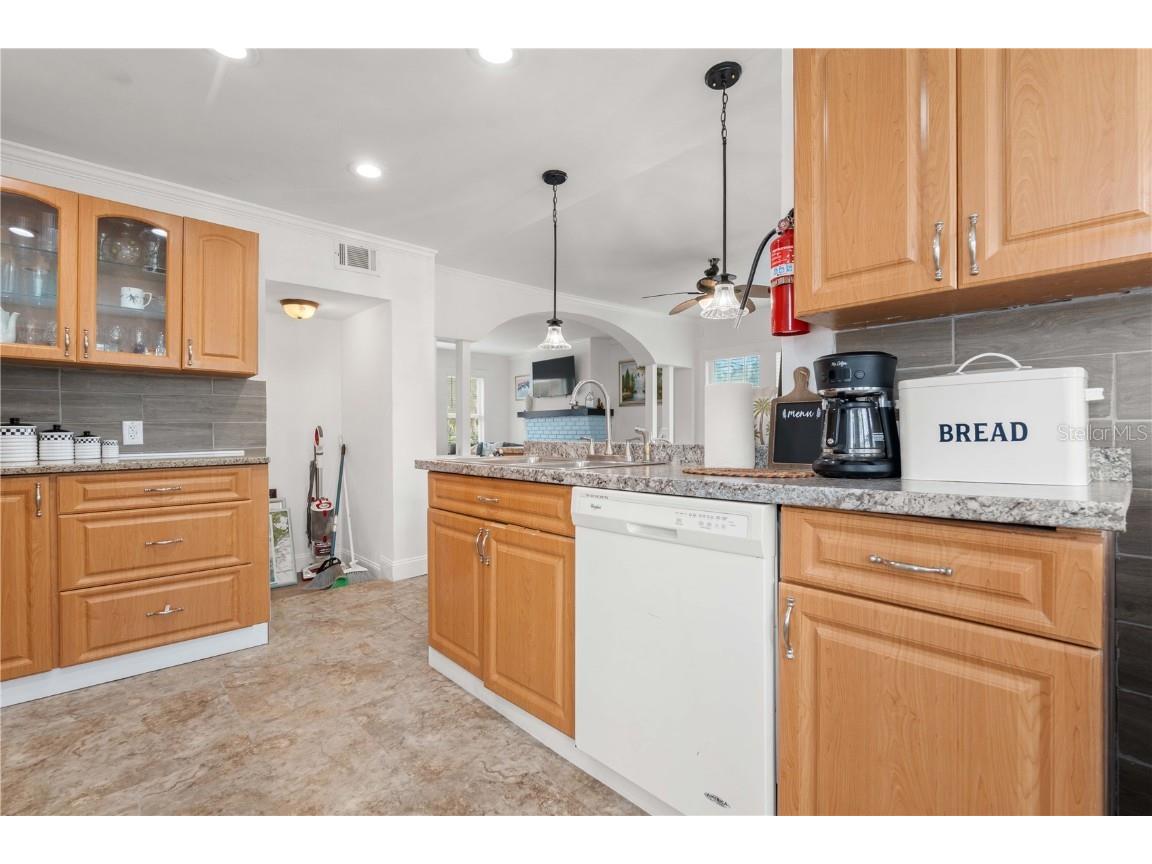 2700 10th Street W Palmetto FL 34221 TB8383184 image9