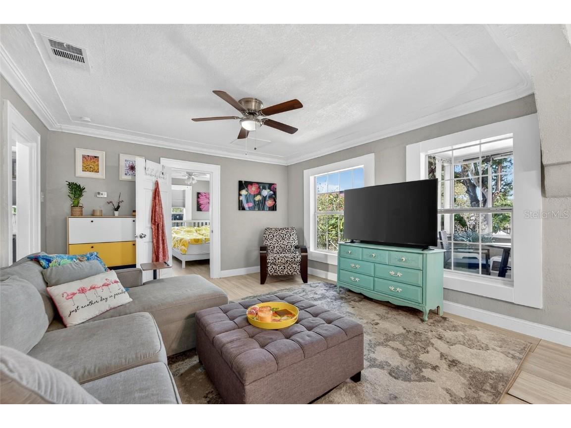 2700 25th Avenue N Saint Petersburg FL 33713 TB8437797 image7