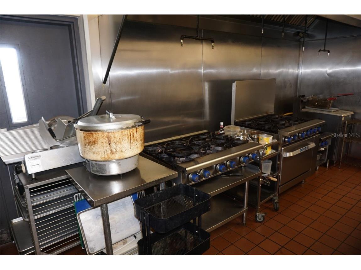 2700 34th Street N Saint Petersburg FL 33713 TB8394197 image12