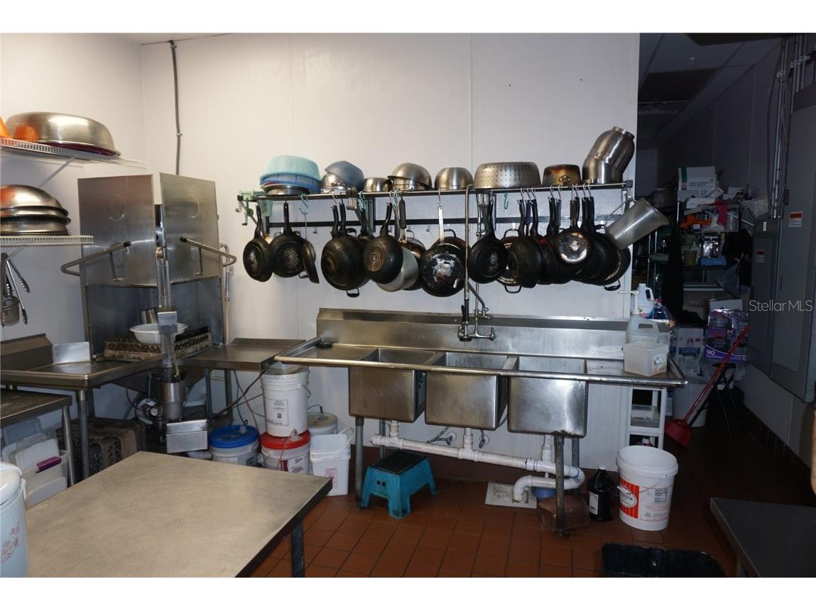 2700 34th Street N Saint Petersburg FL 33713 TB8394197 image13