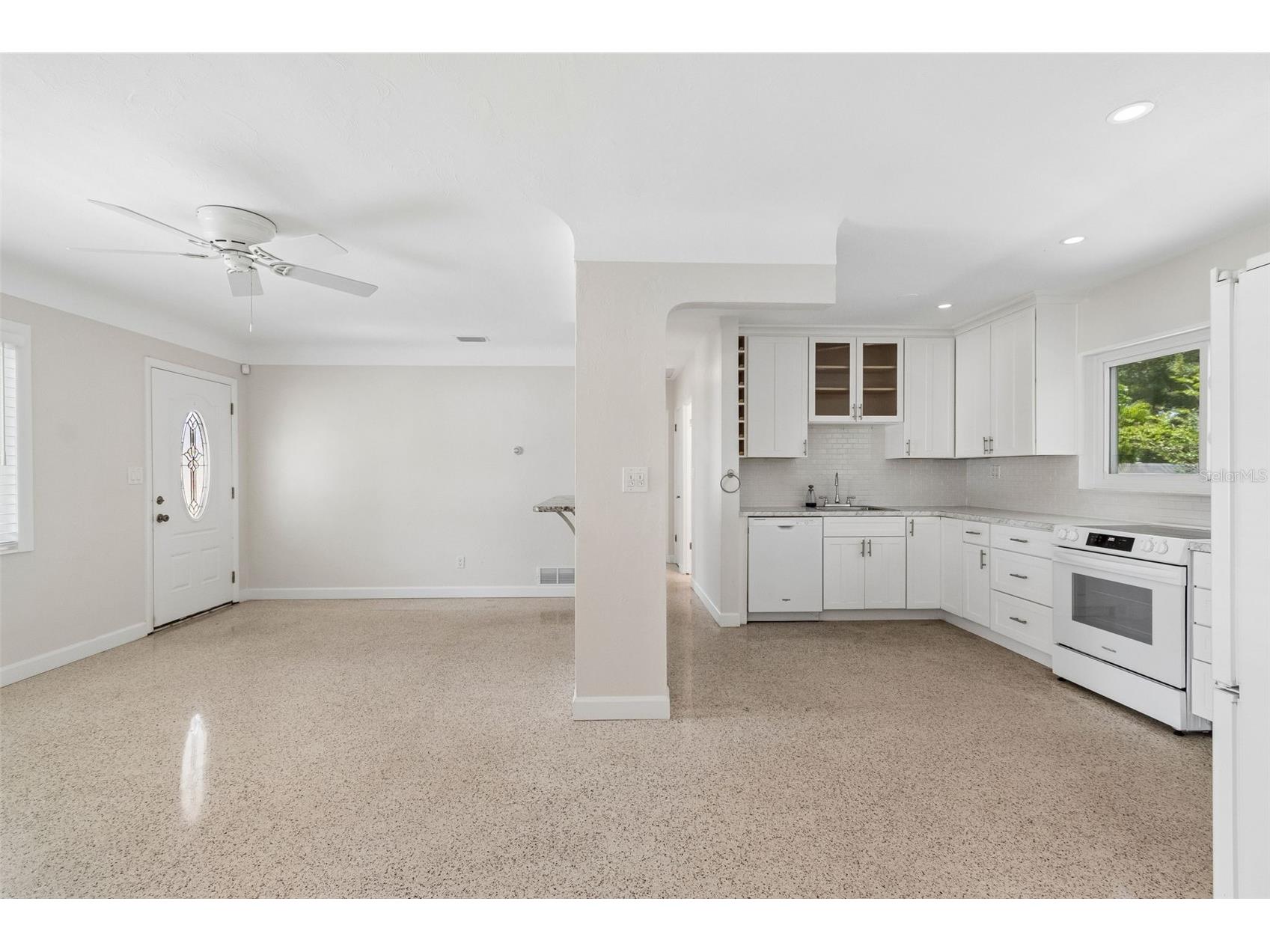 2700 43rd Street N Saint Petersburg FL 33713 TB8504985 image14