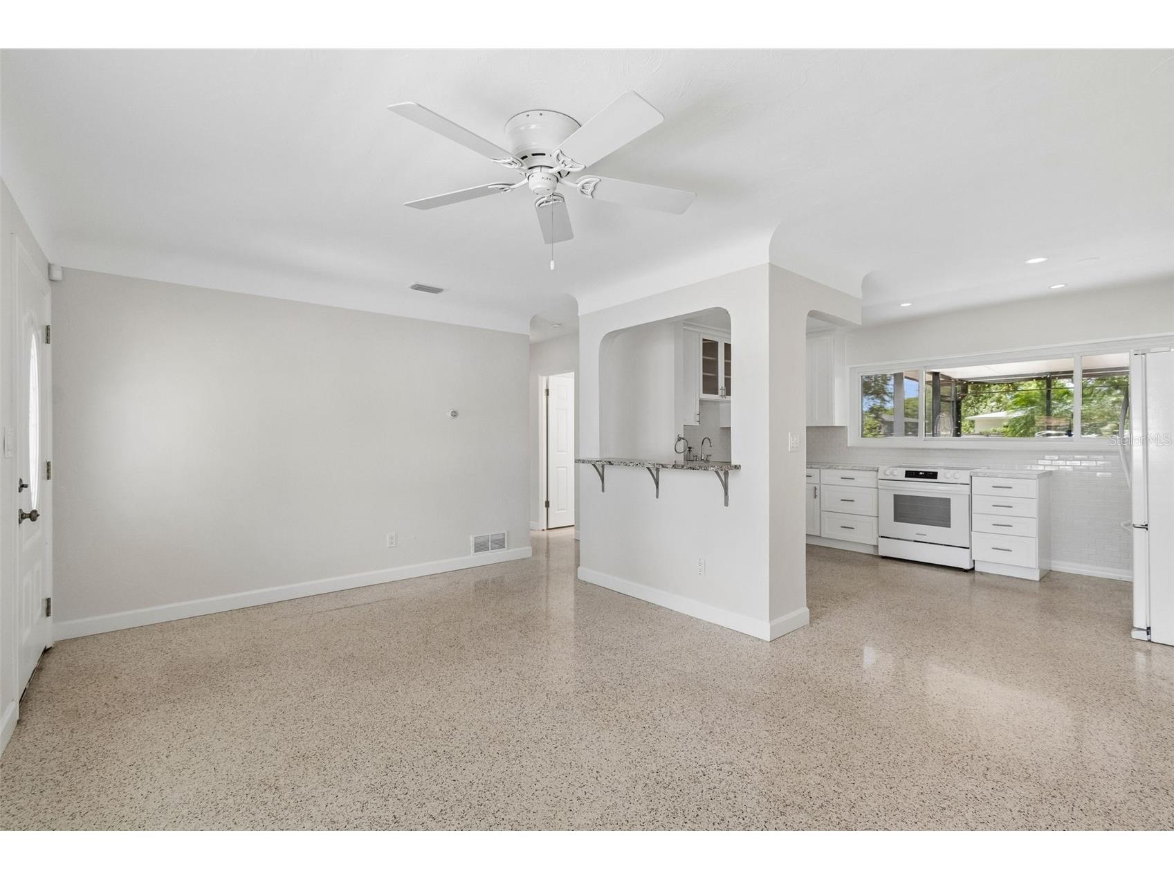 2700 43rd Street N Saint Petersburg FL 33713 TB8504985 image5