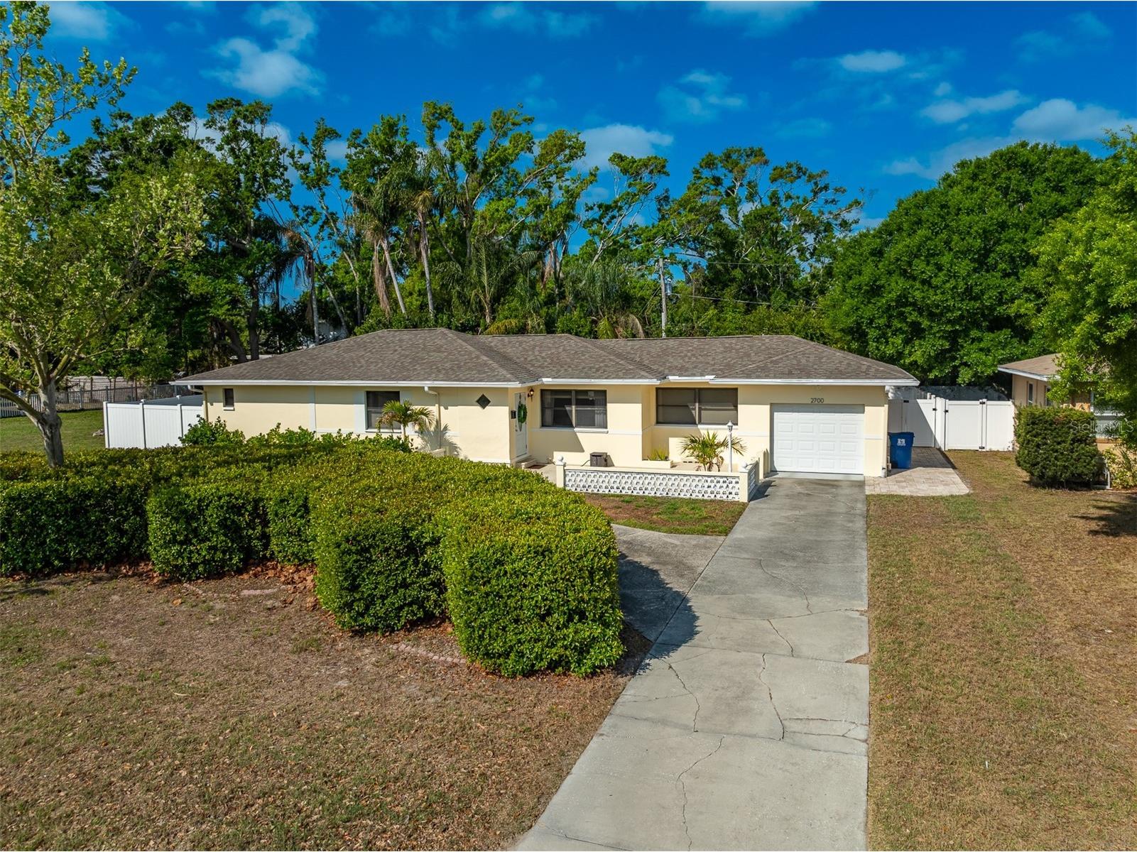 2700 49th Street N Saint Petersburg FL 33710 TB8490661 image1
