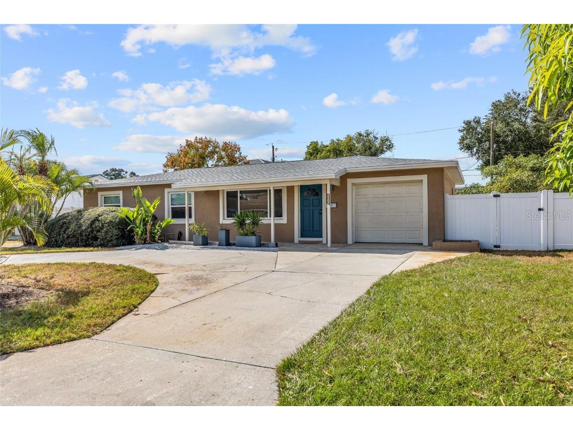 2700 67th Street N Saint Petersburg FL 33710 TB8441538 image1