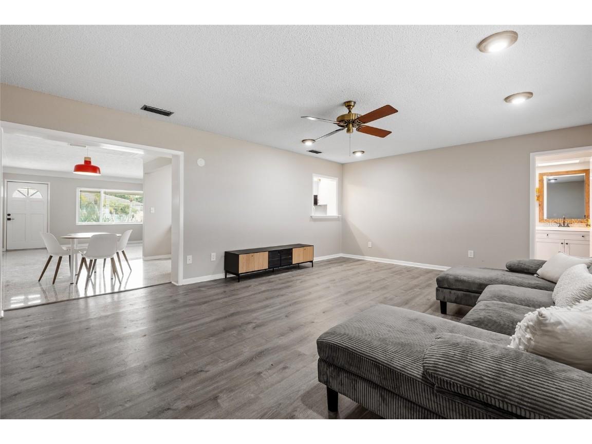 2700 67th Street N Saint Petersburg FL 33710 TB8441538 image15