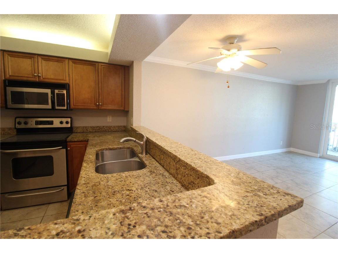 2700 Coconut Bay Lane #1L Sarasota FL 34237 A4675856 image3