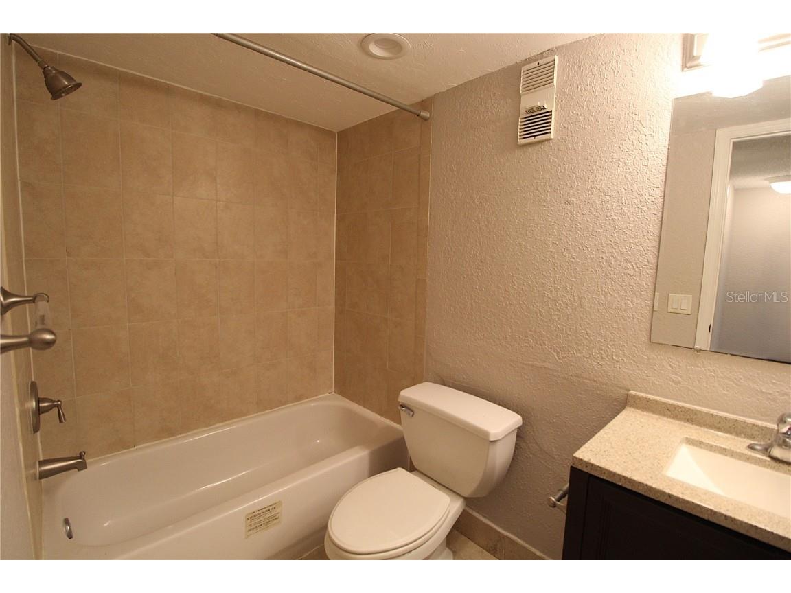 2700 Coconut Bay Lane #1L Sarasota FL 34237 A4675856 image9