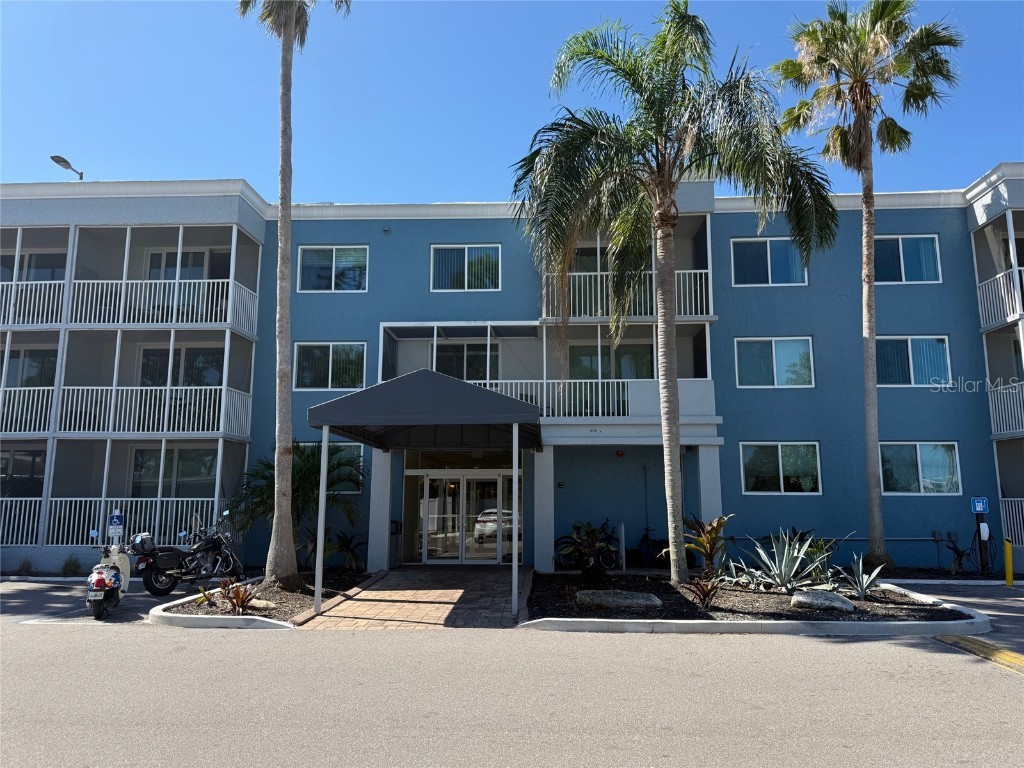 2700 Coconut Bay Lane #432 Sarasota FL 34237 A4649469 image1
