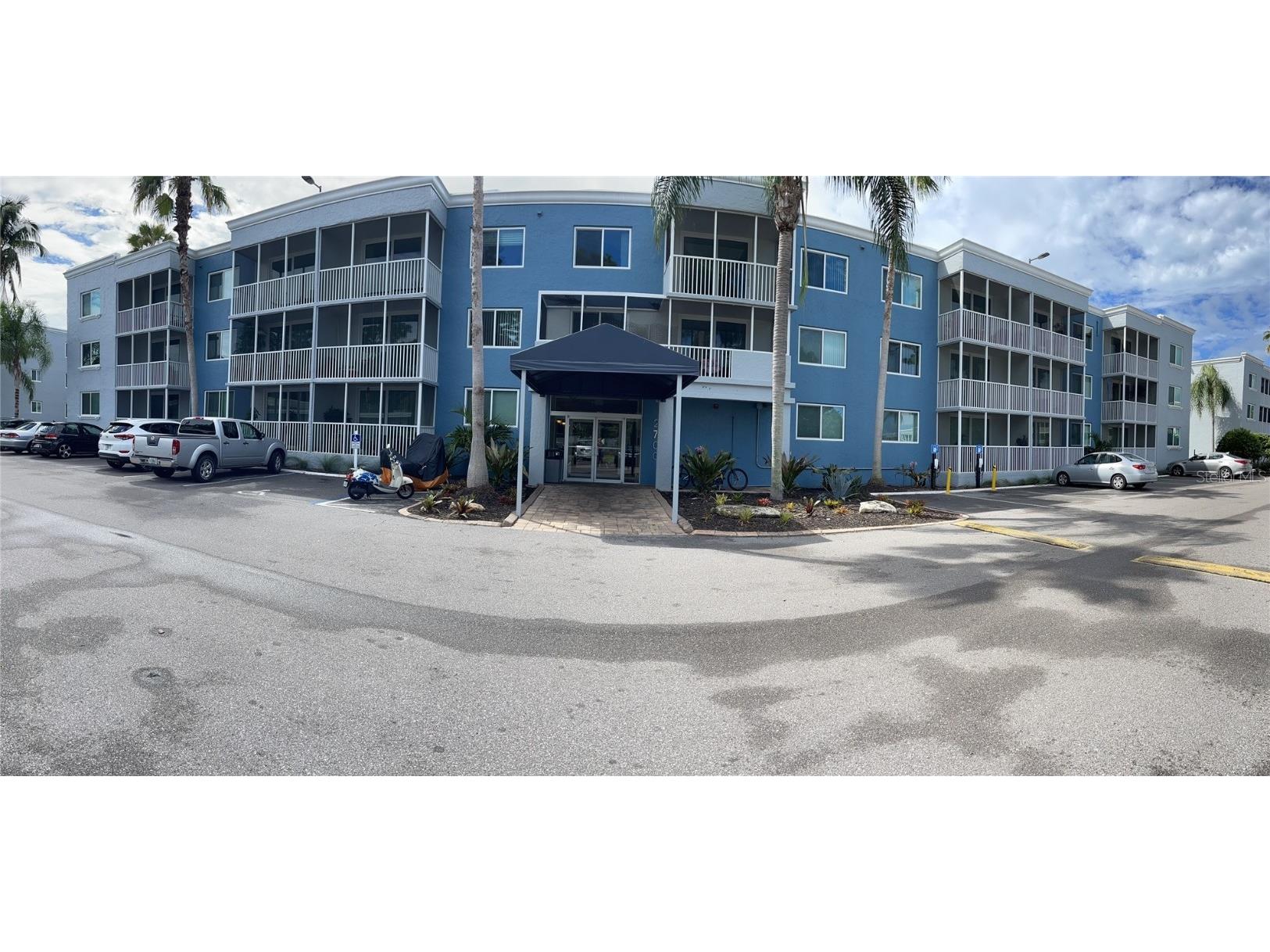 2700 Coconut Bay Ln #435 Sarasota FL 34237 A4605083 image1