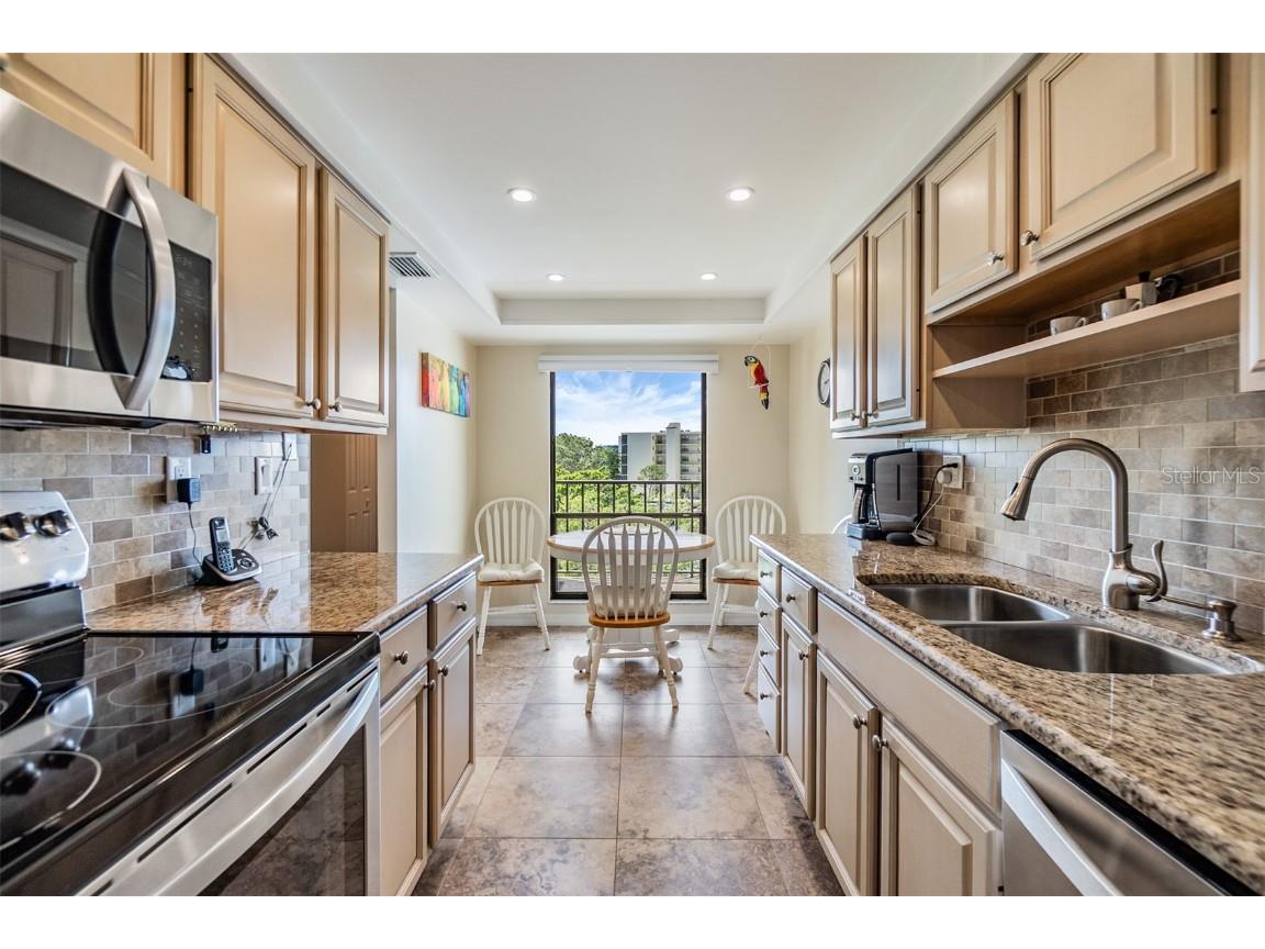 2700 Cove Cay Drive #5G Clearwater FL 33760 - TAMPA BAY TB8443566 image2