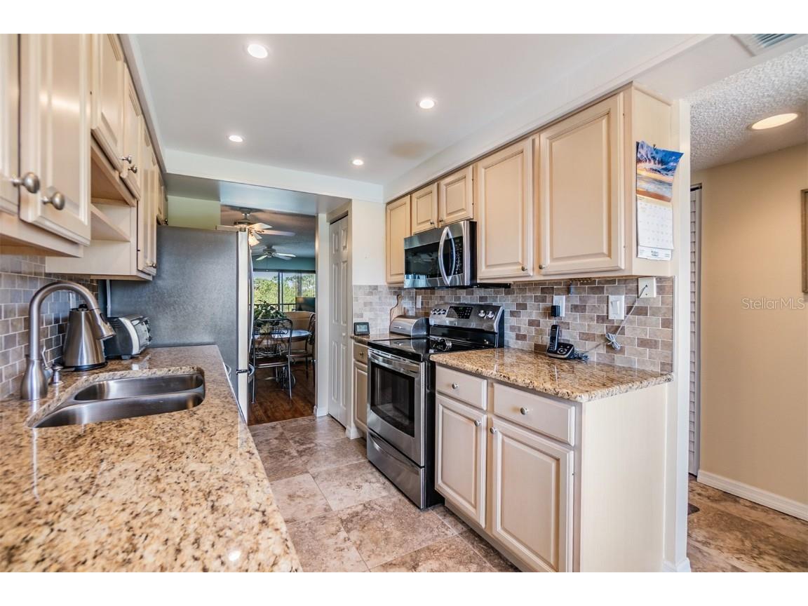 2700 Cove Cay Drive #5G Clearwater FL 33760 - TAMPA BAY TB8443566 image4