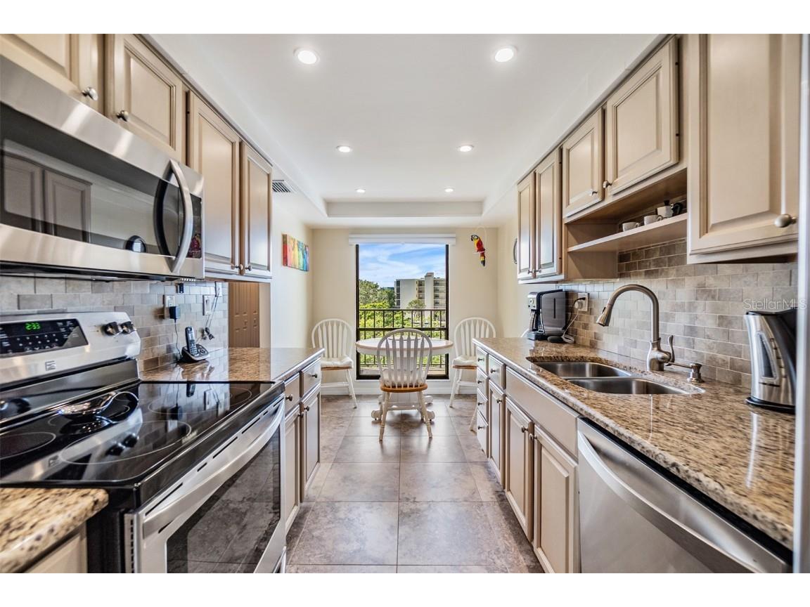 2700 Cove Cay Drive #5G Clearwater FL 33760 - TAMPA BAY TB8443566 image6