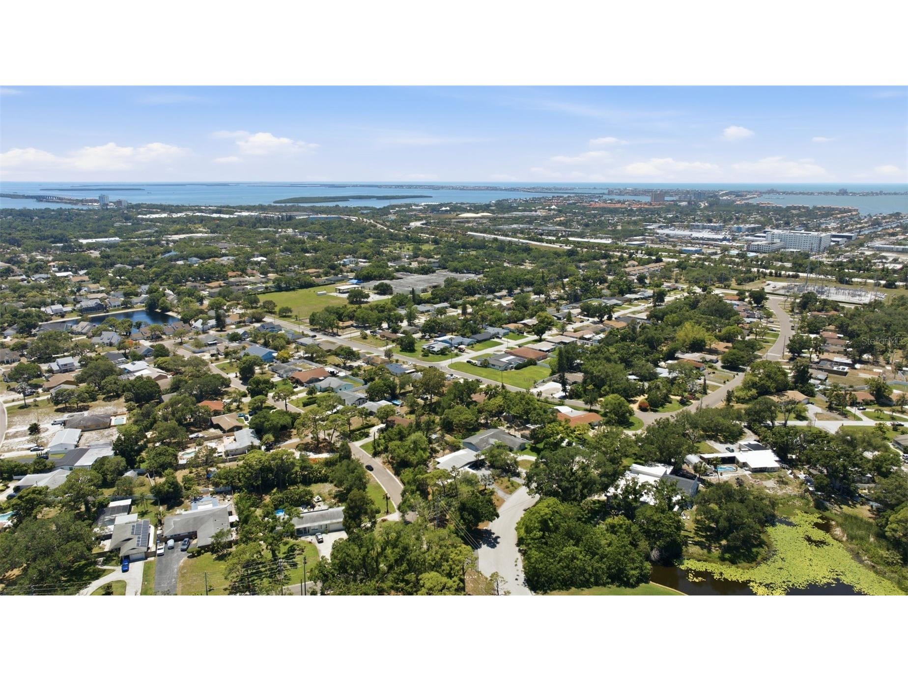 2700 Desoto Way S Saint Petersburg FL 33712 TB8510831 image60