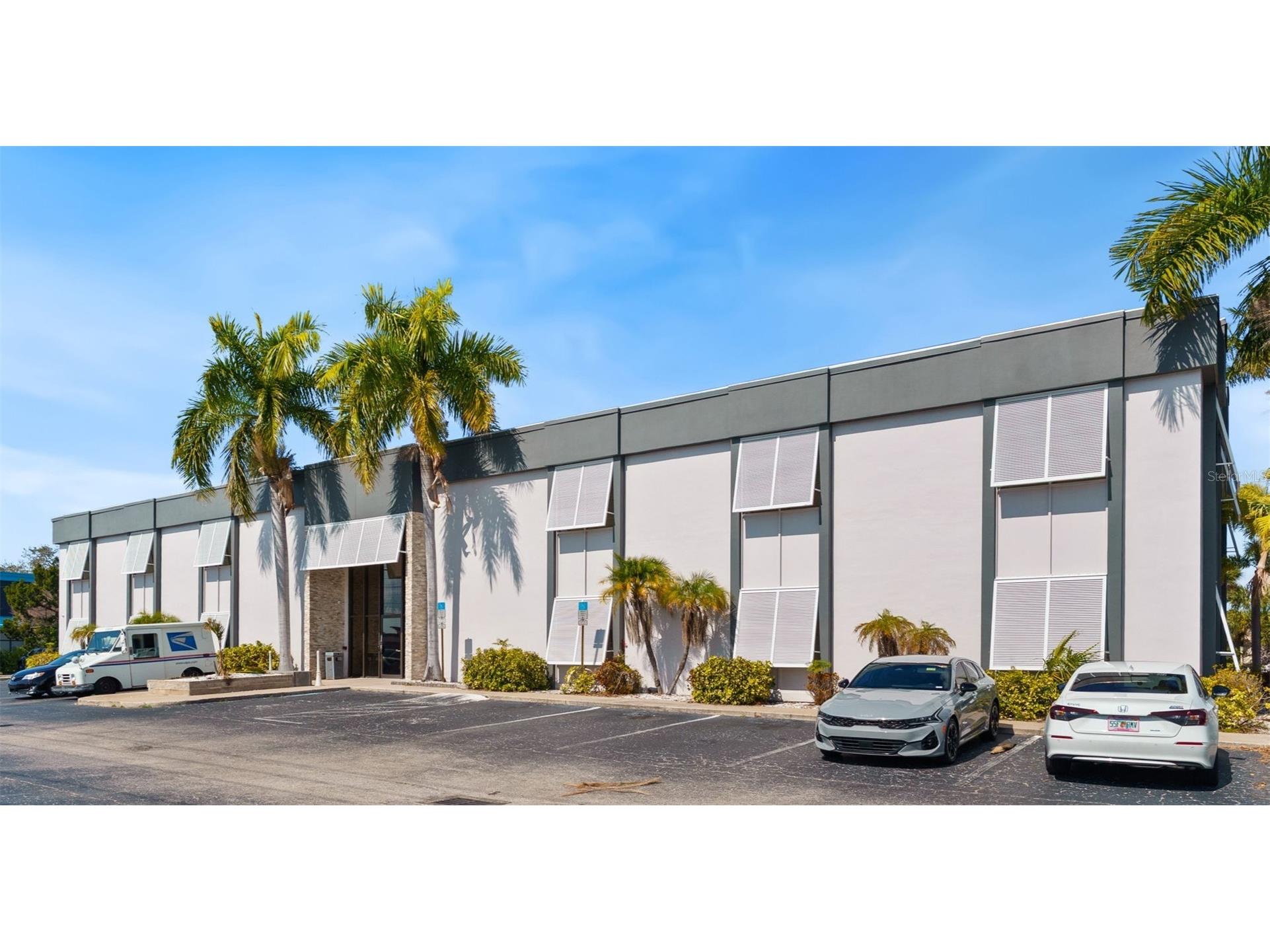 2700 E Bay Drive Largo FL 33771 TB8477422 image1