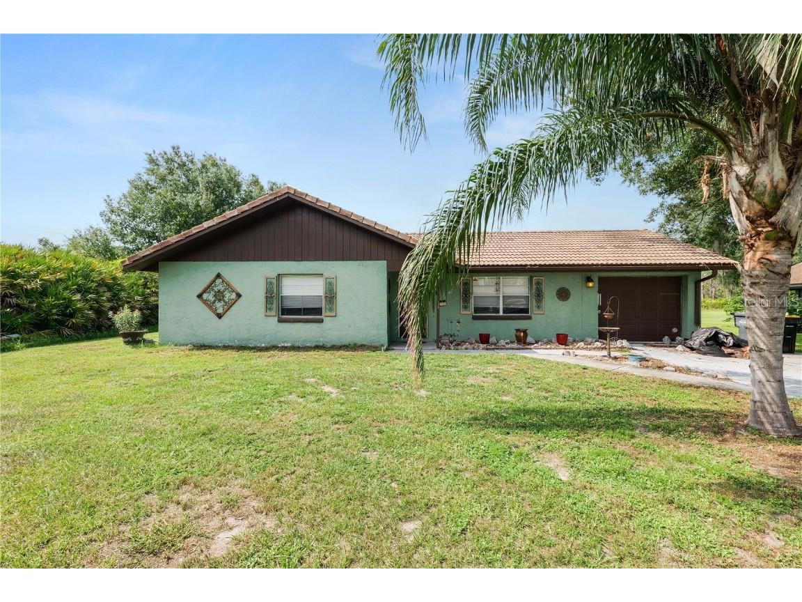 2700 Park Avenue Indian Lake Estates FL 33855 - LAKE WALK IN WATER L4954100 image1