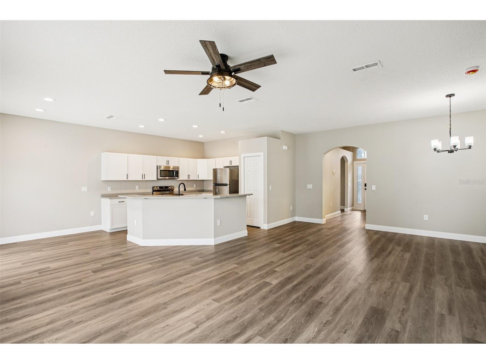 2700 Sierra Vista Way Holiday FL 34691 TB8463581 image9