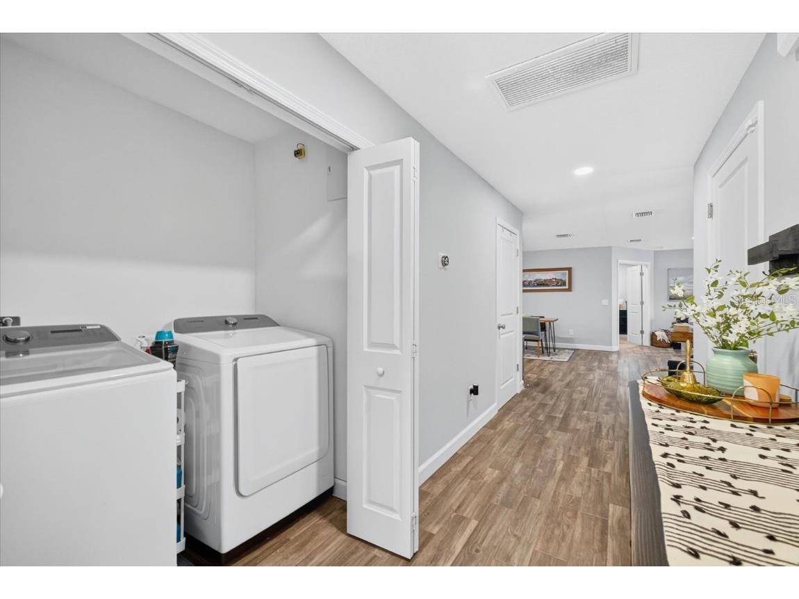 2701 24th Avenue N Saint Petersburg FL 33713 W7880102 image23