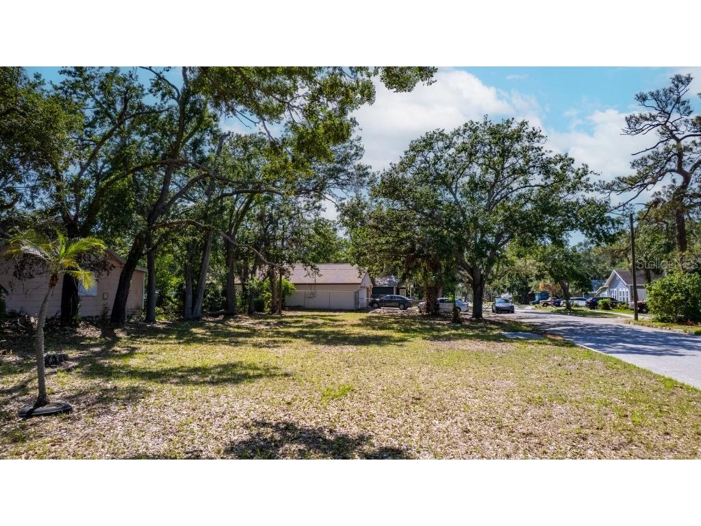 2701 6th Street S Saint Petersburg FL 33705 TB8387862 image1