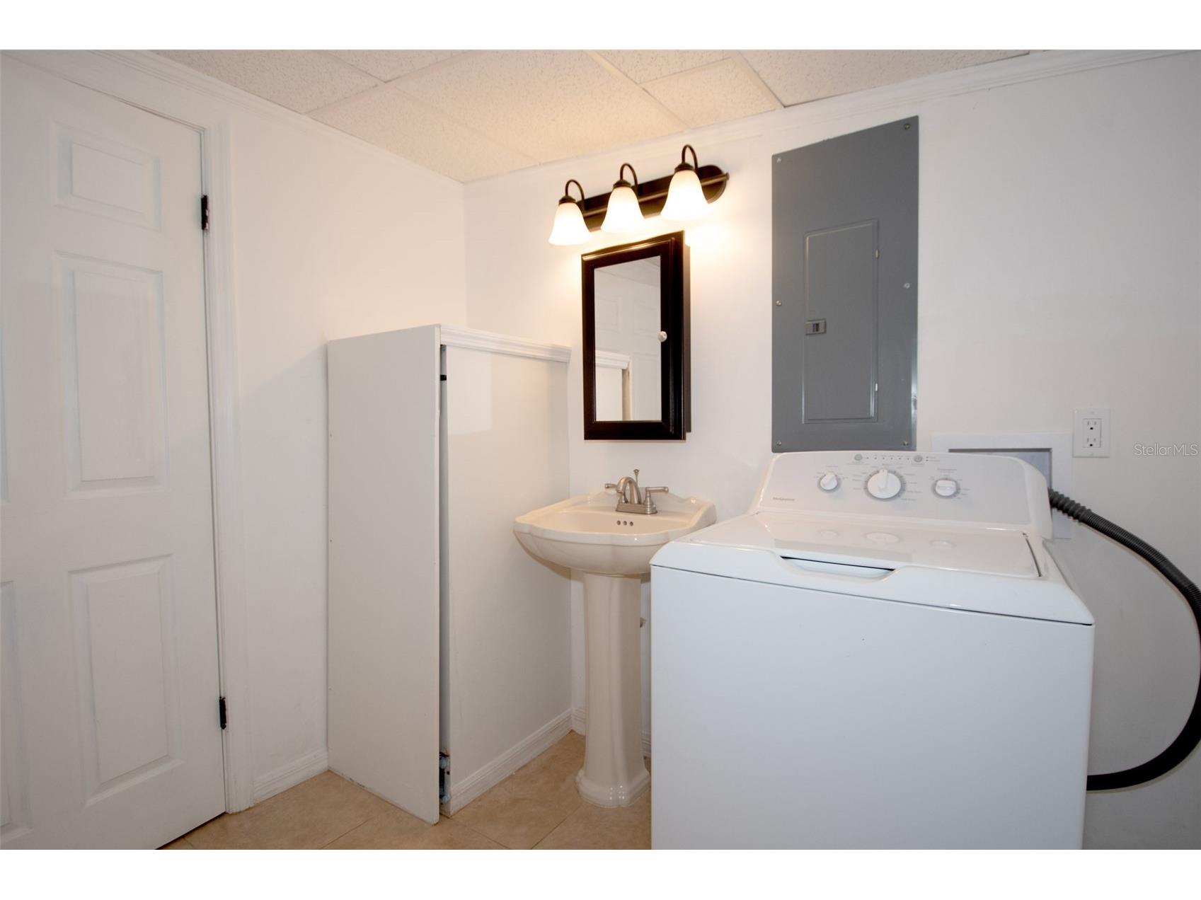 2701 Calle Street Tampa FL 33619 TB8495382 image46