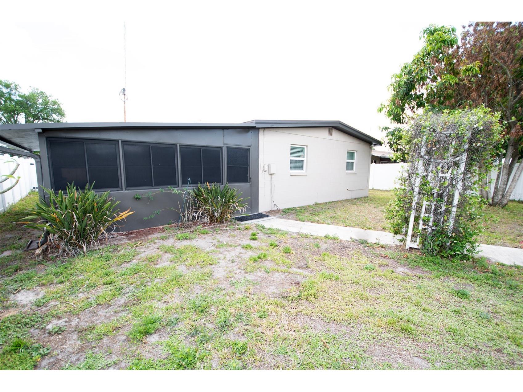 2701 Calle Street Tampa FL 33619 TB8495382 image51