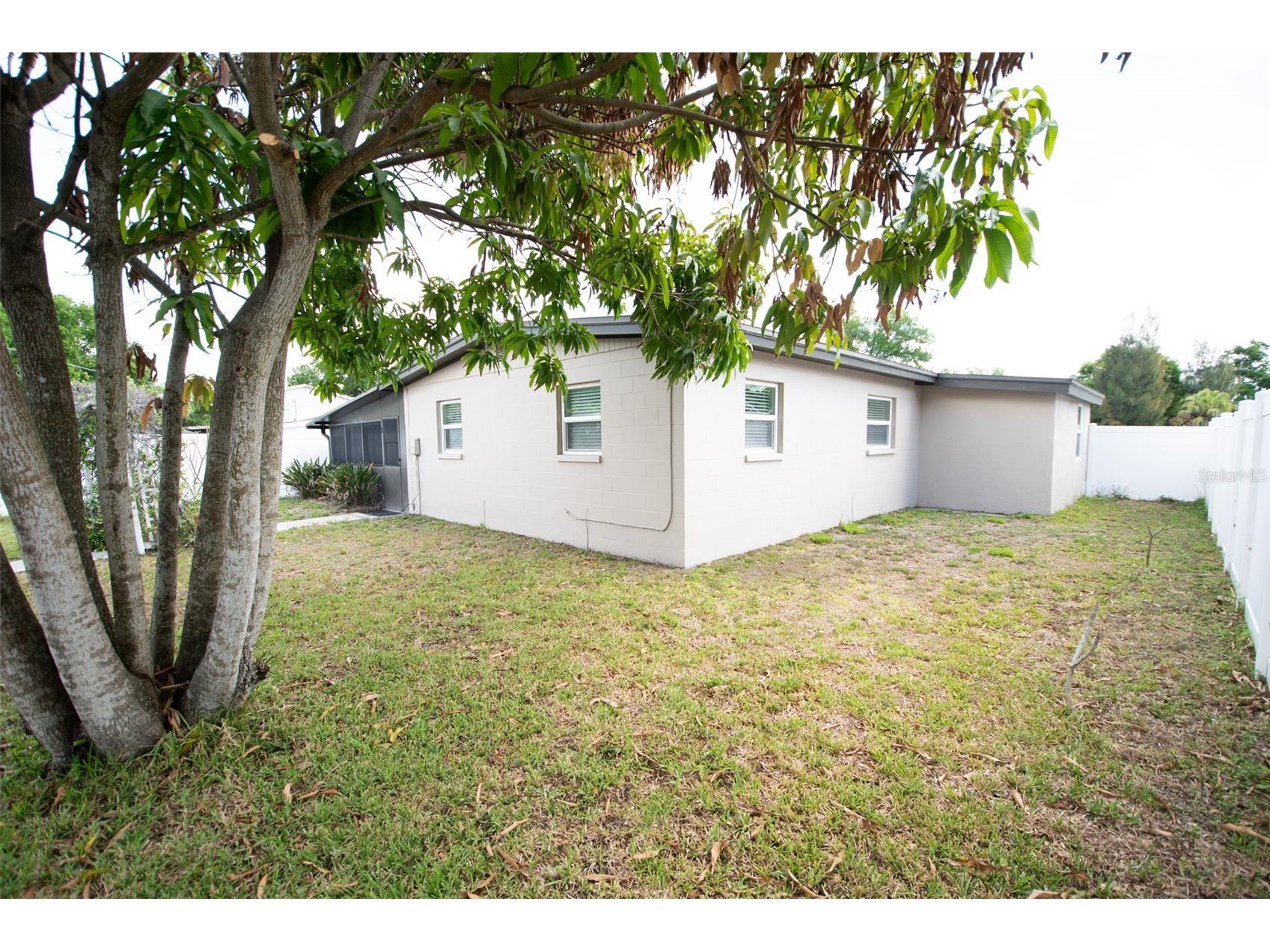2701 Calle Street Tampa FL 33619 TB8495382 image52