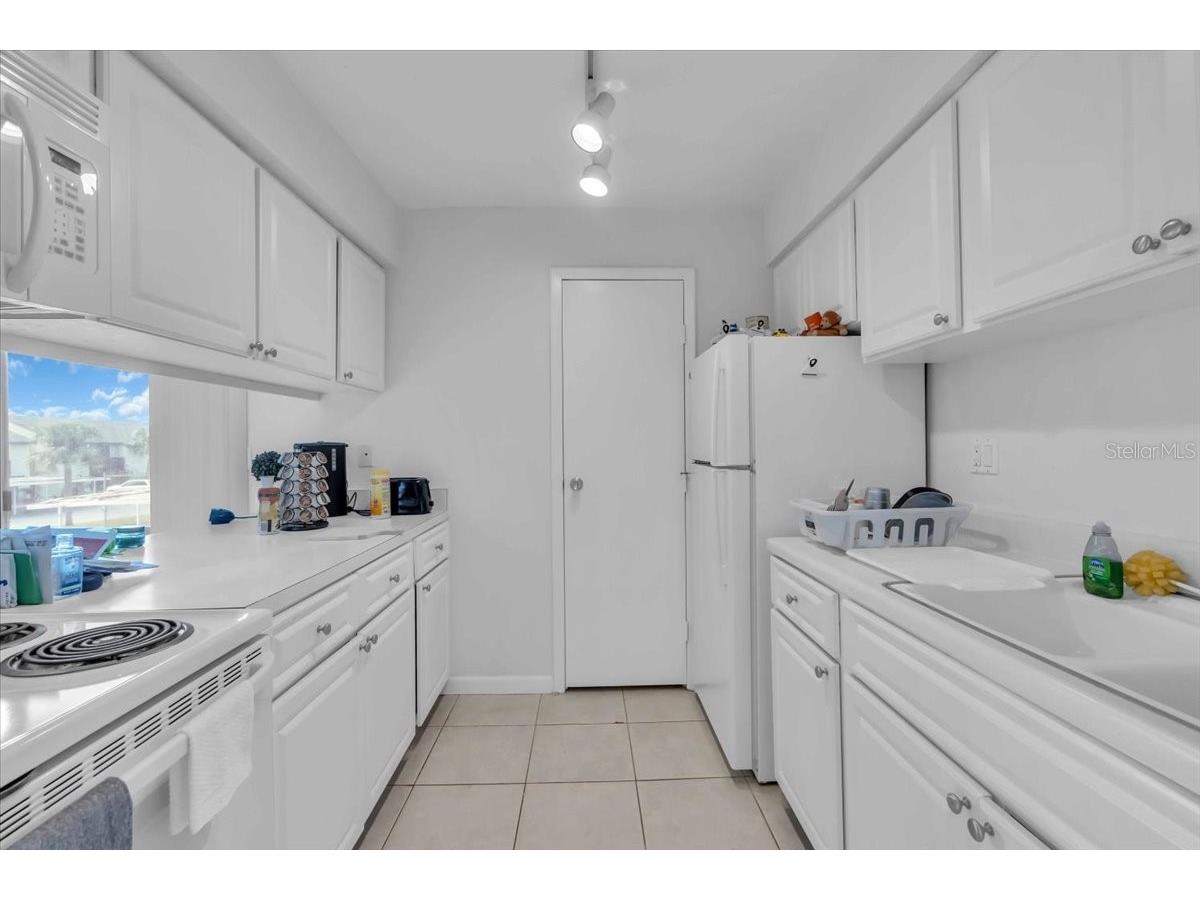 2701 Hidden Lake Drive N #E Sarasota FL 34237 A4680036 image4