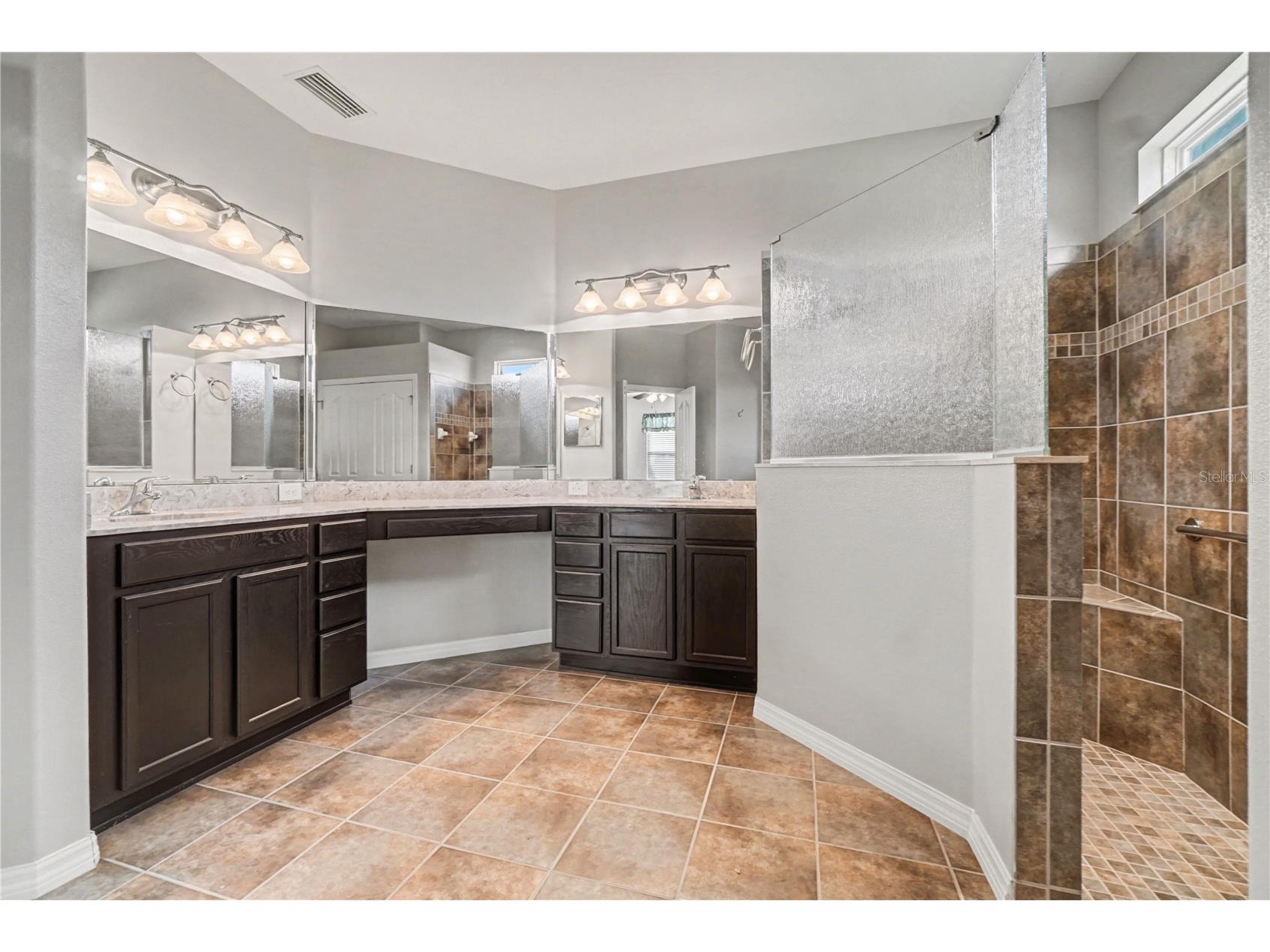 27014 Camerons Run Leesburg FL 34748 O6384954 image14