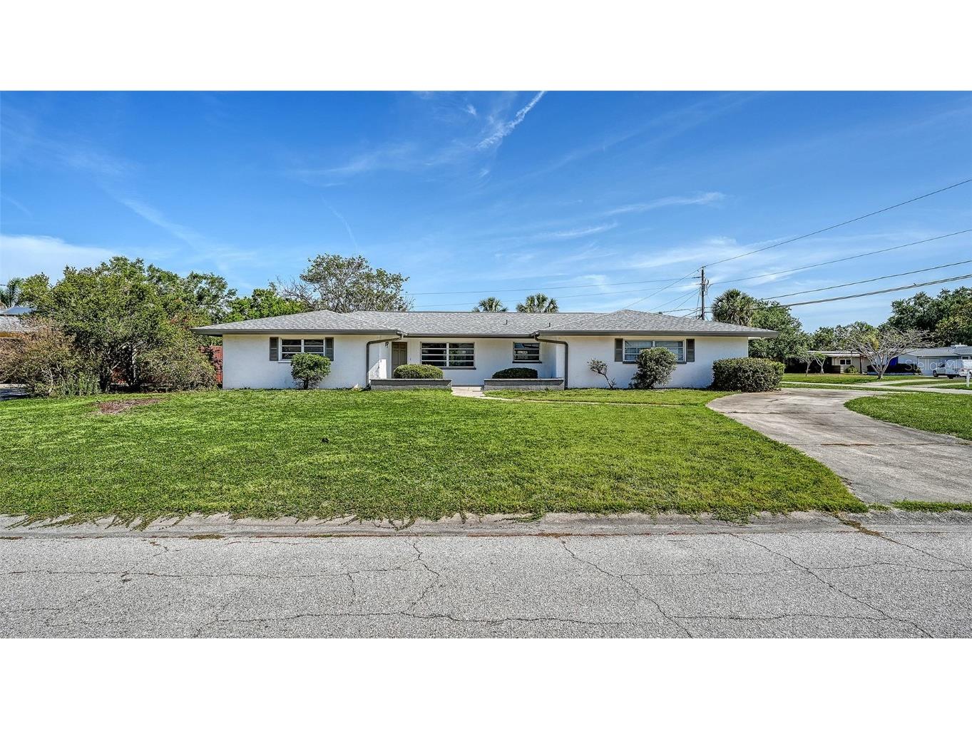 2702 Bedford Way Sarasota FL 34239 A4651150 image1