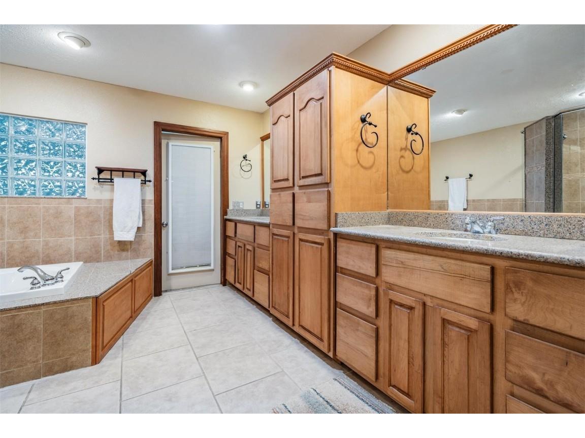 2703 Pemberton Creek Drive Seffner FL 33584 TB8440679 image34