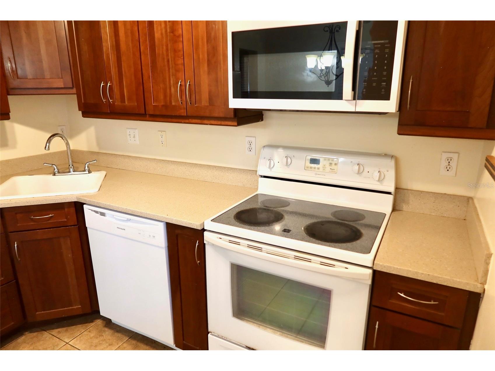 2704 NW 1st Avenue Gainesville FL 32607 GC536965 image6