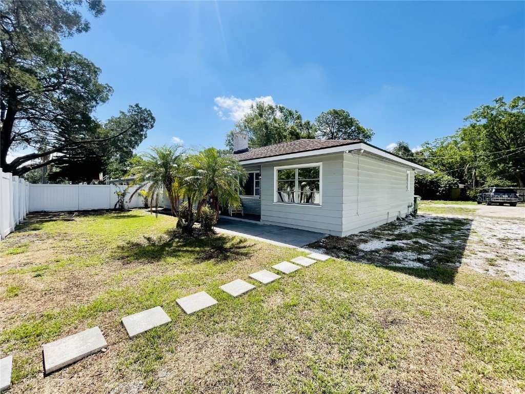 2704 Ringling Boulevard Sarasota FL 34237 A4559024 image1