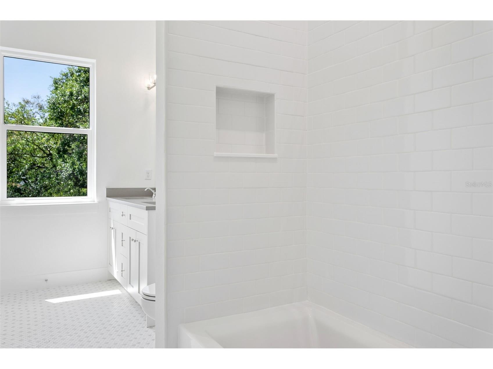 2704 W Tyson Avenue Tampa FL 33611 TB8480861 image31