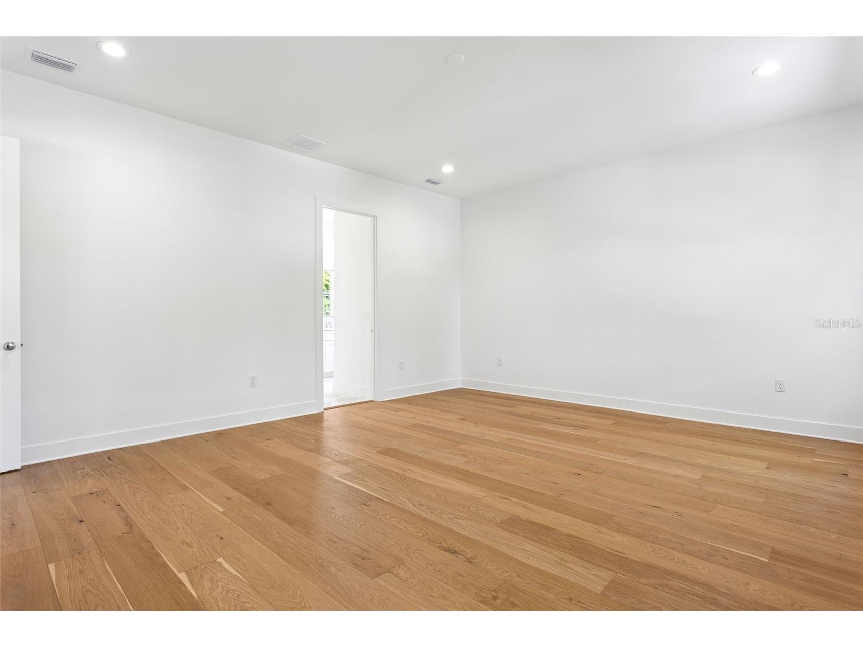 2704 W Tyson Avenue Tampa FL 33611 TB8480861 image36
